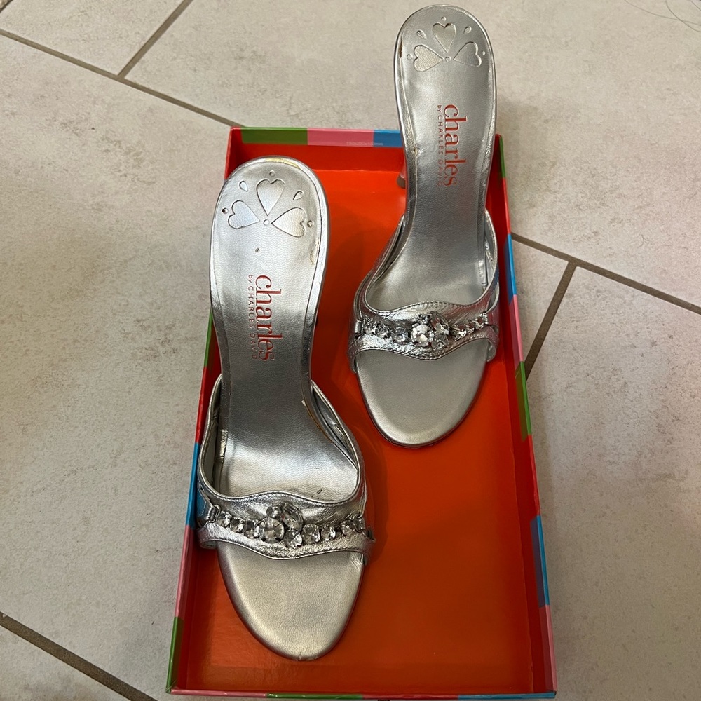 Charles by Charles David Silver Jewel Shoes Size 5
